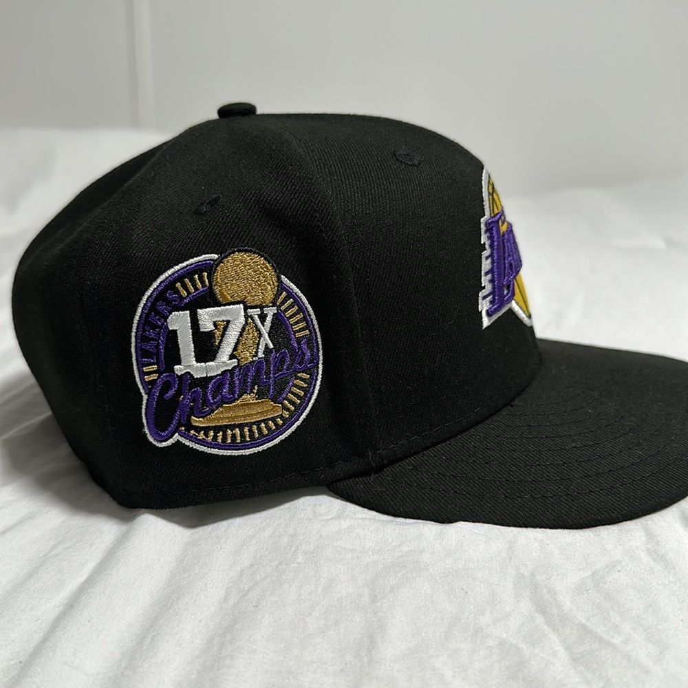 Lakers SnapBack - Picture 2 of 4